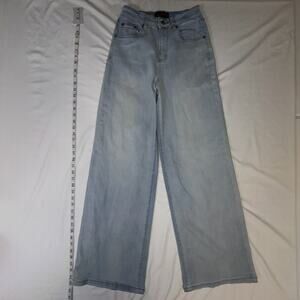 Canva Women's High Rise Light Wash Xtra Wide Jeans- Size 26